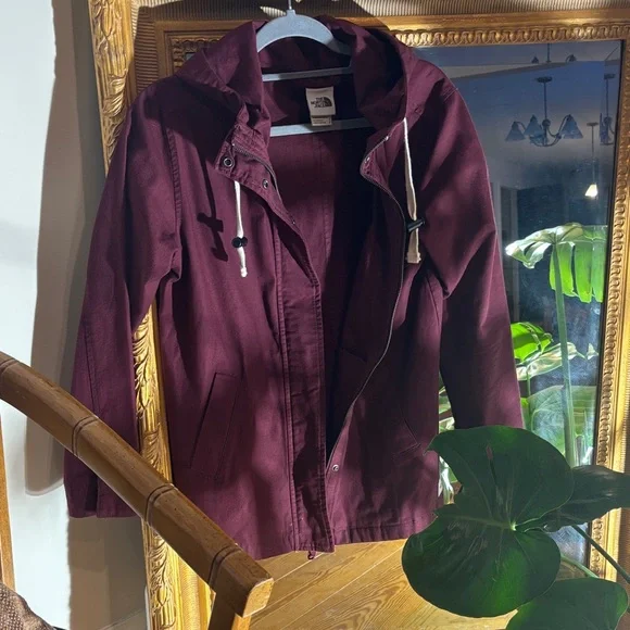 The North Face Burgundy Shipler jacket - Picture 5 of 10